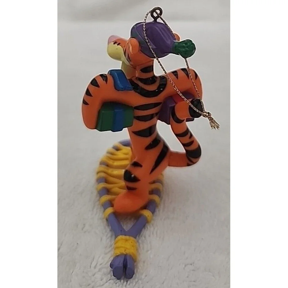 Ornament Cake Topper Disney Winnie The Pooh Tigger Snowshoe Christmas Tree VTG